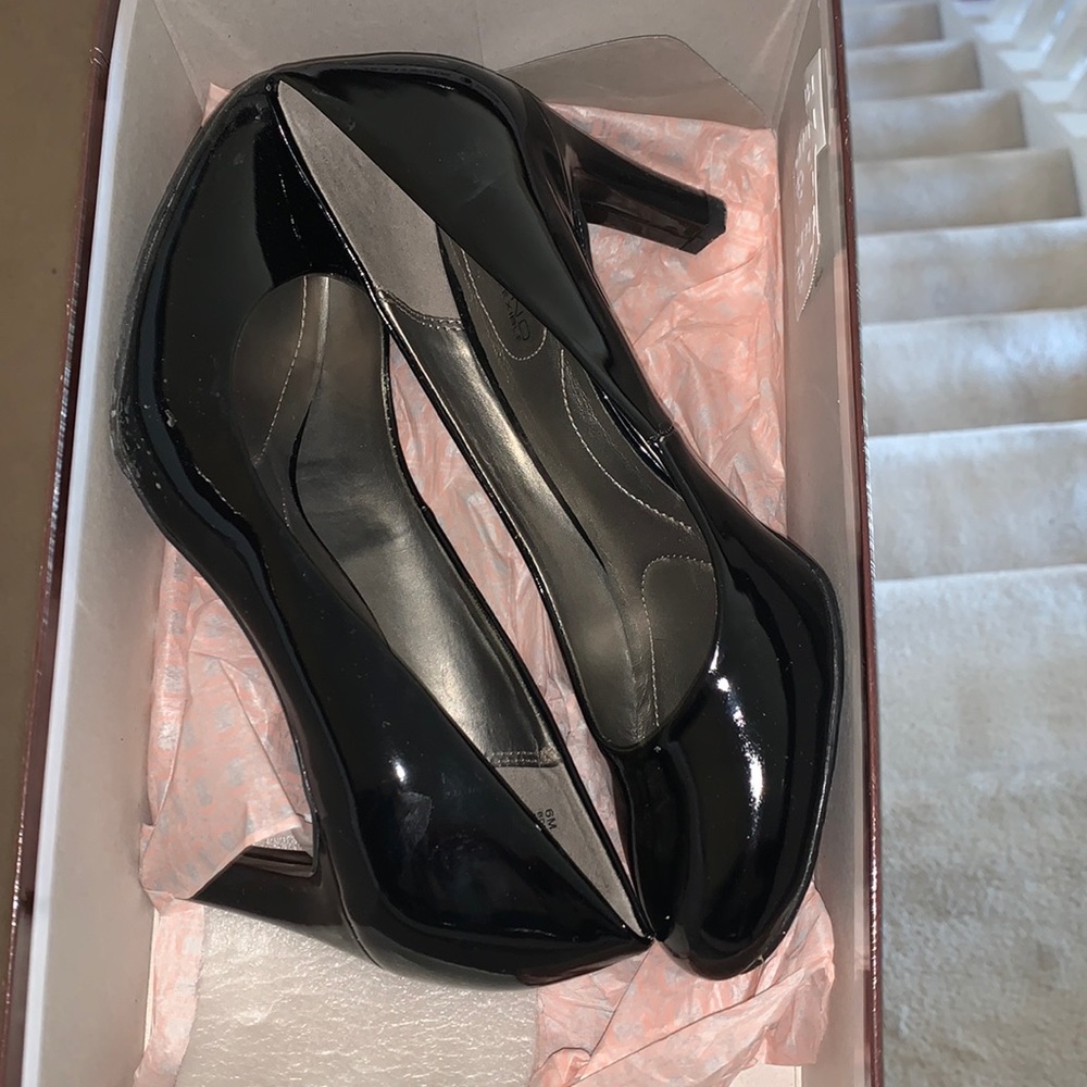 Round-toe 2-inch sleek black heels, Size 6 and Size 6.5